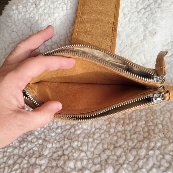 Brighton Tan Patent Leather Cutout Print Wristlet Wallet - Picture 13 of 14